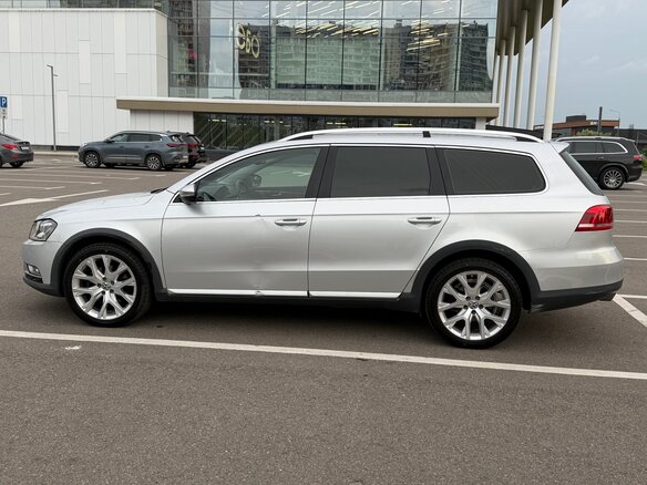 2013 Volkswagen Passat Alltrack B7, серебристый, 1300000 рублей - вид 7