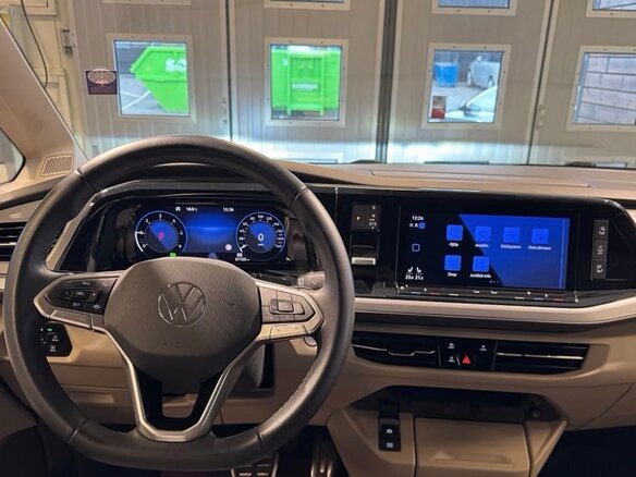 2023 Volkswagen Multivan Long T7, чёрный, 5650000 рублей - вид 10