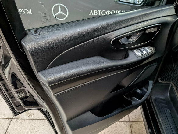 2021 Mercedes-Benz V-Класс 250 d компактный III (W447) Рестайлинг, чёрный - вид 19