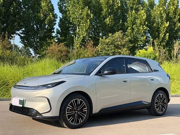 2026 Arcfox Beta T1 36.4 kWh, серебристый, 1170000 рублей