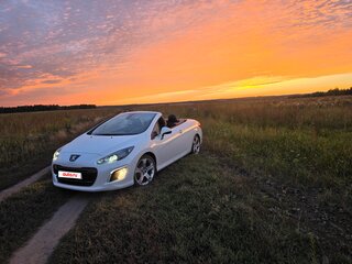 2012 Peugeot 308 I Рестайлинг, белый, 1333333 рублей, вид 4