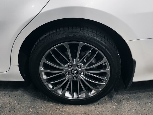 2021 Toyota Camry VIII (XV70) Рестайлинг, белый, 3350000 рублей - вид 7