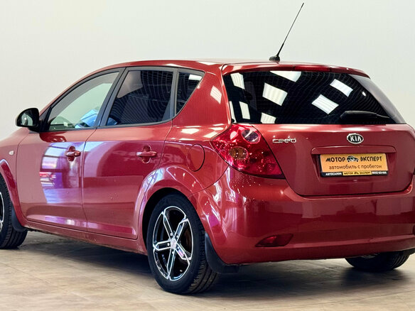 2009 Kia Ceed I, красный, 470000 рублей - вид 2