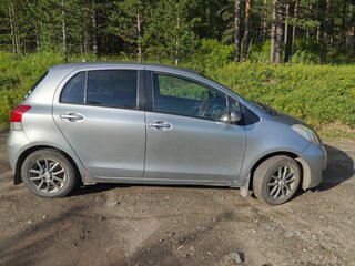 2009 Toyota Vitz II (XP90), серый, 450000 рублей, вид 4