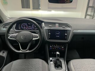 2021 Volkswagen Tiguan II Рестайлинг, синий, 2695000 рублей, вид 3