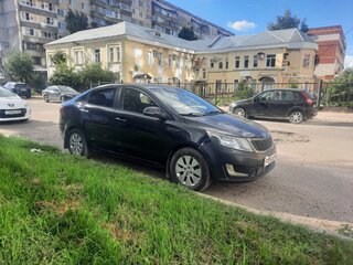 2013 Kia Rio 5-speed III, чёрный, 760000 рублей, вид 1