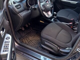 2014 Kia Rio 6-speed III, серый, 850000 рублей, вид 4