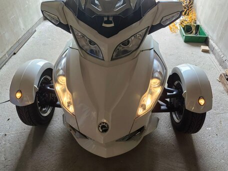 2011 BRP Can-Am Spyder, белый, 1500000 рублей, вид 5