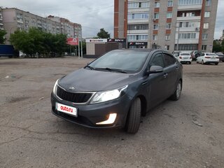 2013 Kia Rio 5-speed III, серый, 750000 рублей, вид 2