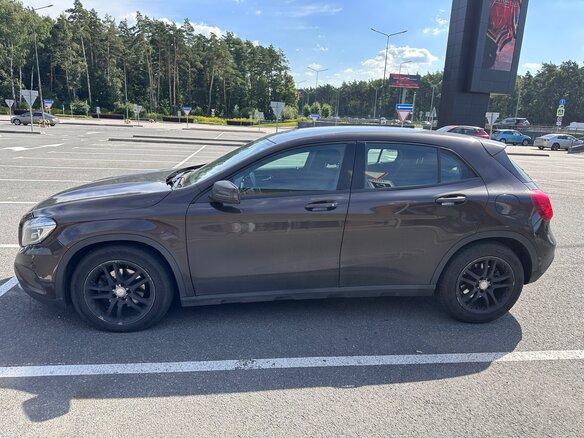 2014 Mercedes-Benz GLA 200 I (X156), коричневый, 1720000 рублей - вид 6