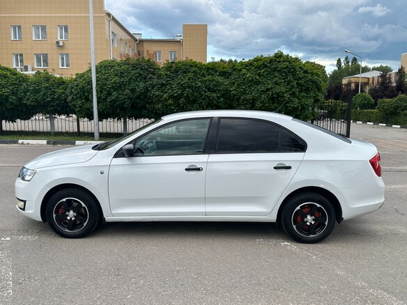 2015 Skoda Rapid I, белый, 700000 рублей - вид 4