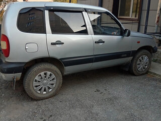 2005 Chevrolet Niva I, серебристый, 310000 рублей, вид 2