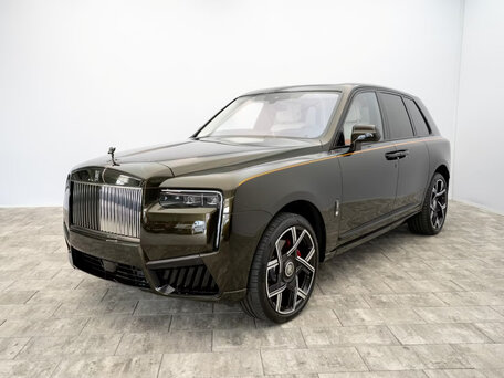 2026 Rolls-Royce Cullinan Black Badge I Рестайлинг (Series II), зелёный, 67000000 рублей, вид 5