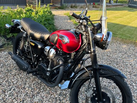 2013 Kawasaki W 800, красный, 629000 рублей, вид 1