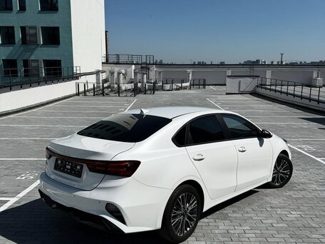 2023 Kia K3 II (China Market) Рестайлинг, белый, 1780000 рублей, вид 3
