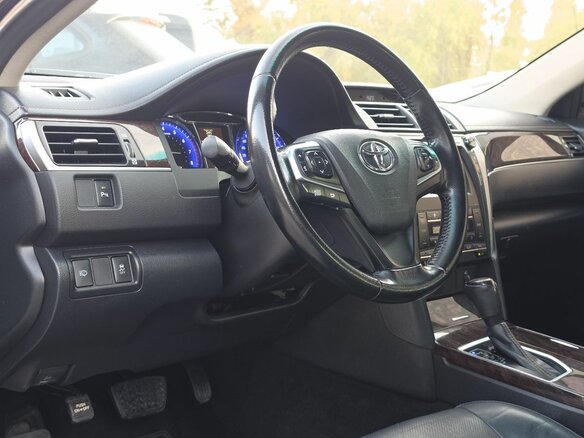 2017 Toyota Camry VII (XV50) Рестайлинг, чёрный, 2099000 рублей - вид 10