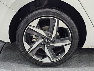 2023 Hyundai Avante VII, чёрный, 1894000 рублей, вид 5
