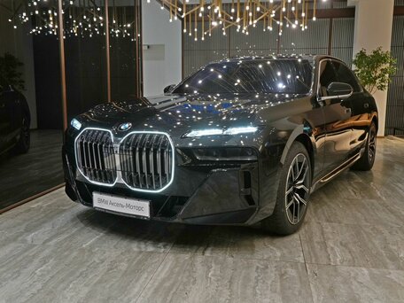 BMW 7 серии VII (G70)