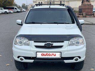 2014 Chevrolet Niva I Рестайлинг, белый, 690000 рублей, вид 2