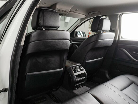 2010 BMW 5 серии 523i VI (F10/F11/F07), белый, 1900000 рублей - вид 10