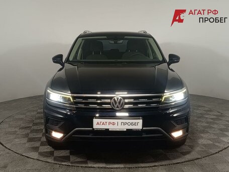 2017 Volkswagen Tiguan II, чёрный, 2350000 рублей, вид 2