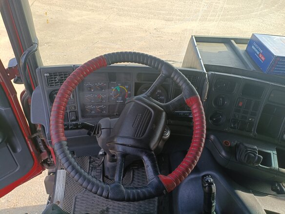 2005 Scania 4-Series, красный, 2400000 рублей - вид 20