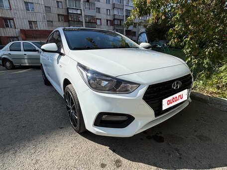 2019 Hyundai Solaris II, белый, 1130000 рублей, вид 2