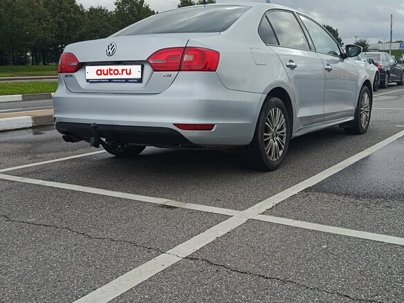 2011 Volkswagen Jetta VI, серебристый - вид 3