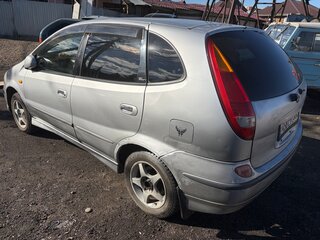 1999 Nissan Tino, серебристый, 220000 рублей, вид 3