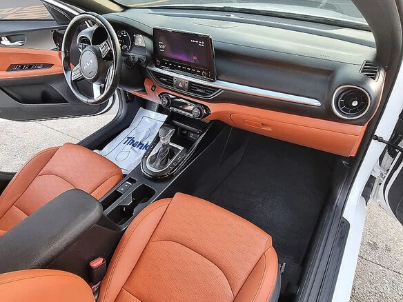 2023 Kia K3 II Рестайлинг, белый - вид 6