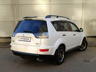 2011 Mitsubishi Outlander II Рестайлинг, белый, 849000 рублей, вид 5
