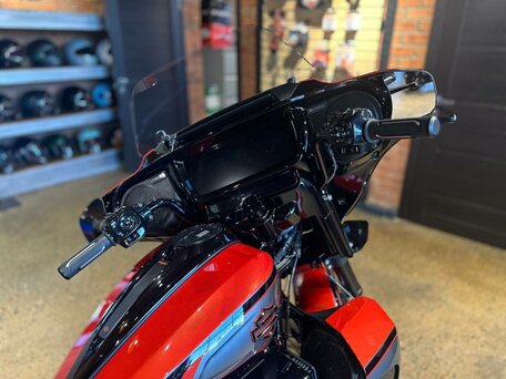 2025 Harley-Davidson CVO Street Glide Limited, оранжевый, 6950000 рублей, вид 5