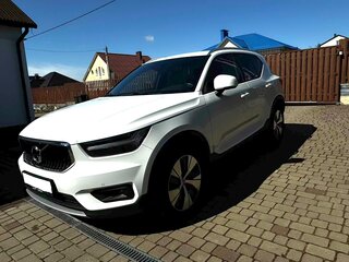 2020 Volvo XC40 I, белый, 2099000 рублей, вид 1