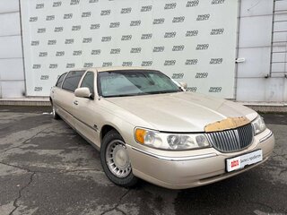 2001 Lincoln Town Car III, золотистый, 444000 рублей, вид 1