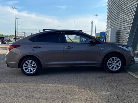 2019 Hyundai Solaris II, коричневый, 1190000 рублей, вид 4