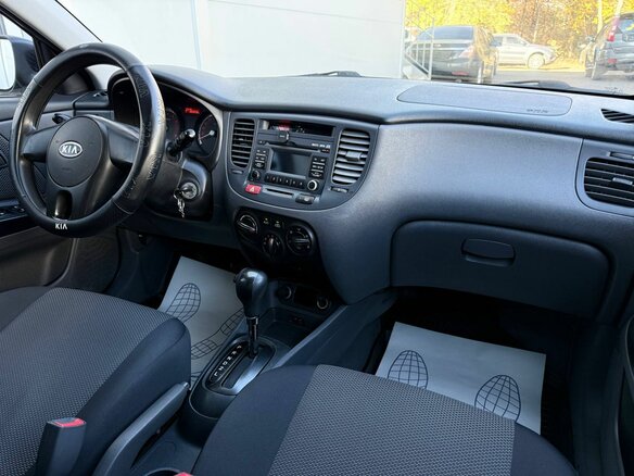 2010 Kia Rio II Рестайлинг, серебристый - вид 14