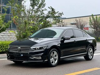 2023 Volkswagen Magotan B8 Рестайлинг, чёрный, 1990000 рублей, вид 1