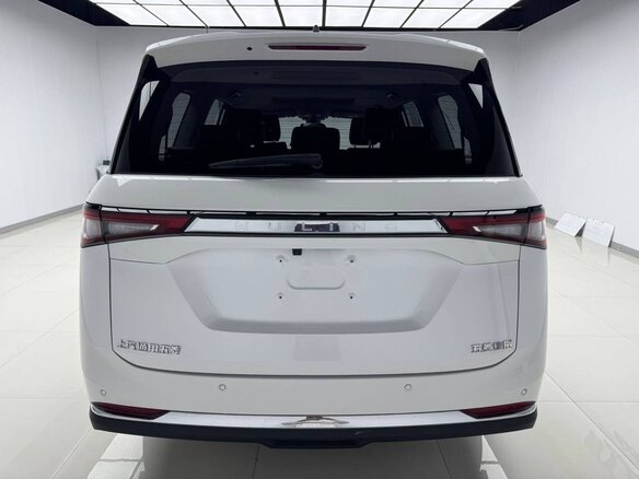 2022 Wuling Jiachen, белый, 1300000 рублей - вид 3