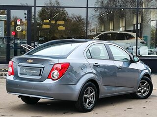 2013 Chevrolet Aveo II, серый, 729000 рублей, вид 2