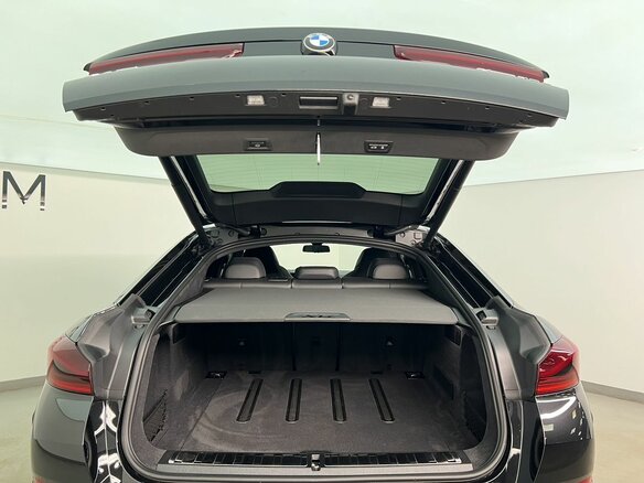 2026 BMW X6 40d III (G06) Рестайлинг, чёрный - вид 12