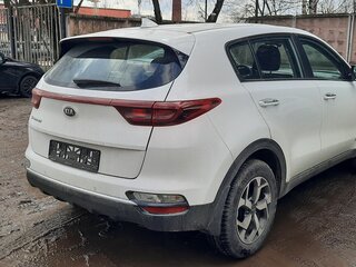 2022 Kia Sportage IV Рестайлинг, белый, 3500000 рублей, вид 4