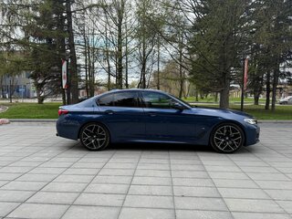 2020 BMW 5 серии 530i xDrive VII (G30/G31/G38) Рестайлинг, синий, 5490000 рублей, вид 4