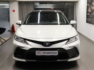 2021 Toyota Camry VIII (XV70) Рестайлинг, белый, 3150000 рублей, вид 2