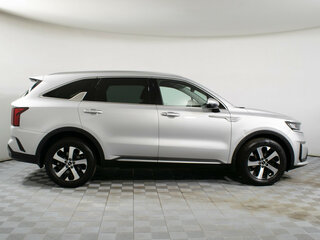 2023 Kia Sorento IV, серебристый, 3847000 рублей, вид 4