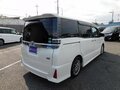 2021 Toyota Voxy III (R80) Рестайлинг, белый, 2010000 рублей - вид 3