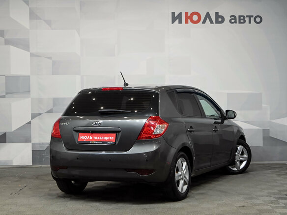 2010 Kia Ceed I Рестайлинг, серебристый, 700000 рублей - вид 4