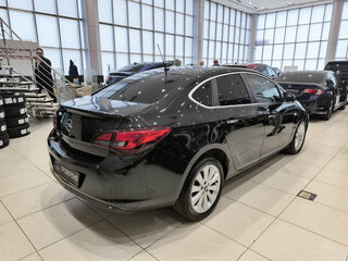 2013 Opel Astra J Рестайлинг, чёрный, 750000 рублей, вид 5