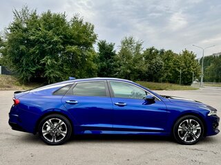 2021 Kia K5 III, синий, 3140000 рублей, вид 5