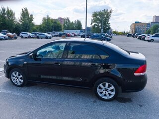 2014 Volkswagen Polo V, чёрный, 1040000 рублей, вид 3