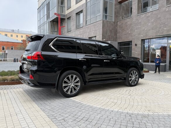 2017 Lexus LX 450d III Рестайлинг 2, чёрный, 7500000 рублей - вид 11